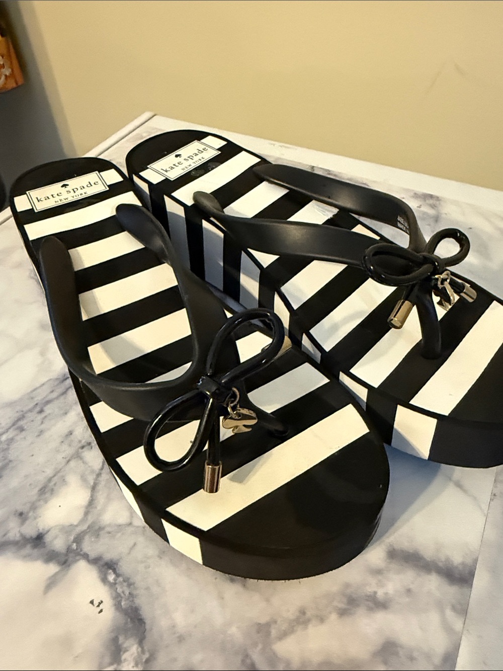 Kate Spade New York Black & White Striped Bow Flip Flops Size 9
